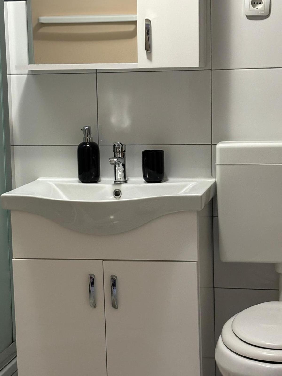 Apartmani Bosnjak Starigrad Paklenica Phòng bức ảnh