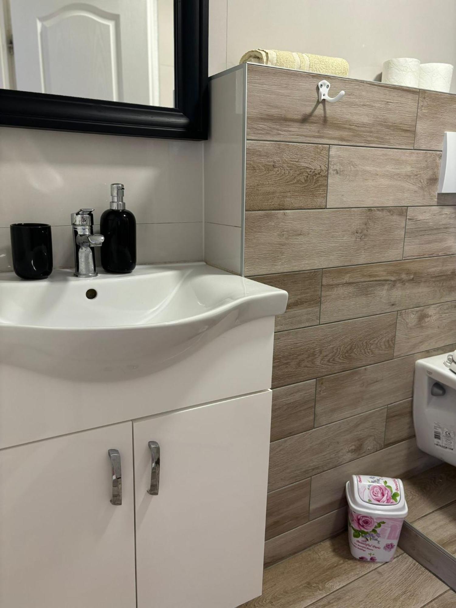 Apartmani Bosnjak Starigrad Paklenica Phòng bức ảnh