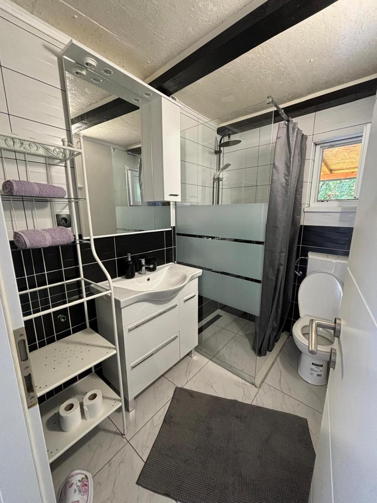 Apartmani Bosnjak Starigrad Paklenica Phòng bức ảnh