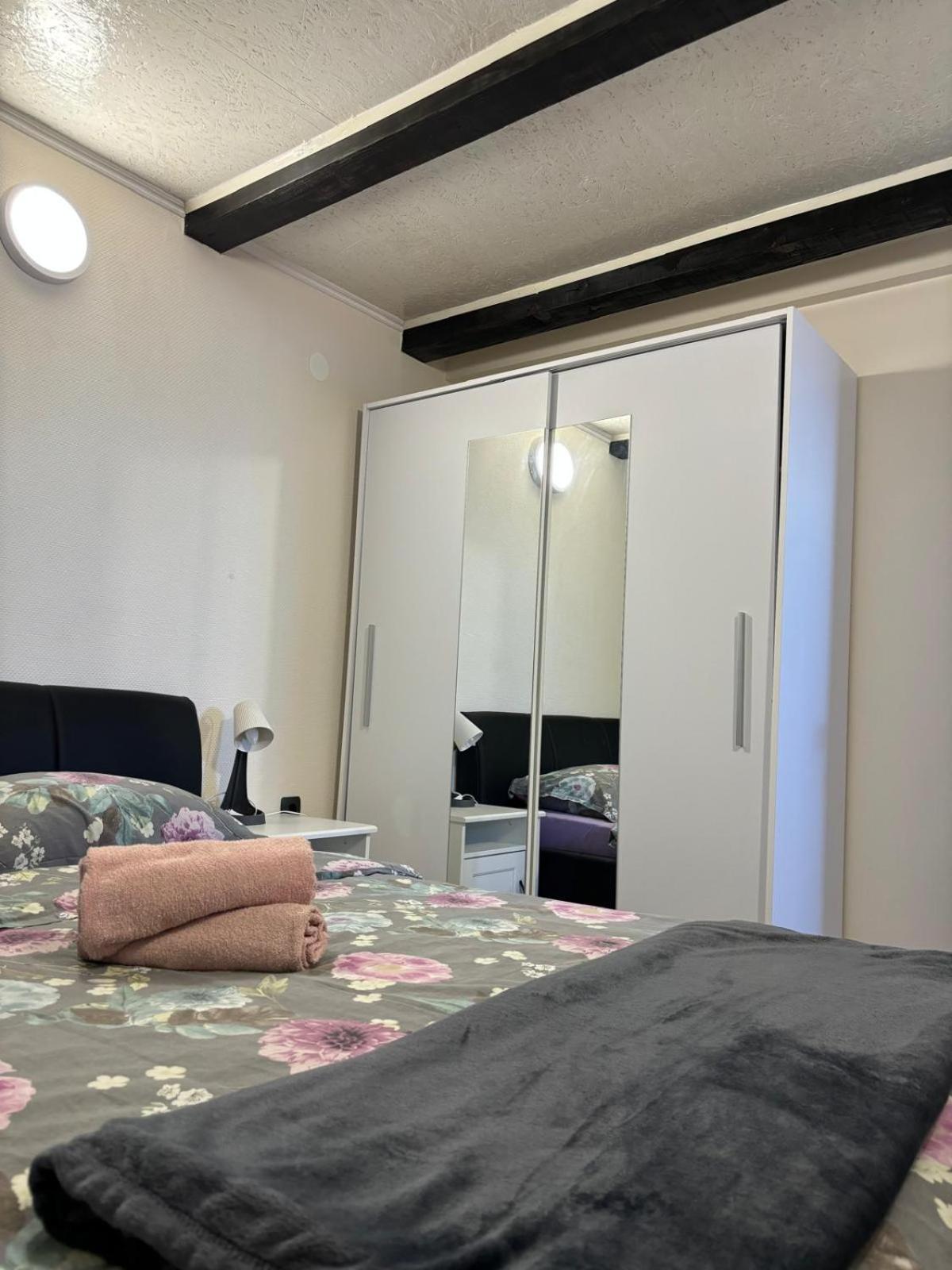 Apartmani Bosnjak Starigrad Paklenica Phòng bức ảnh