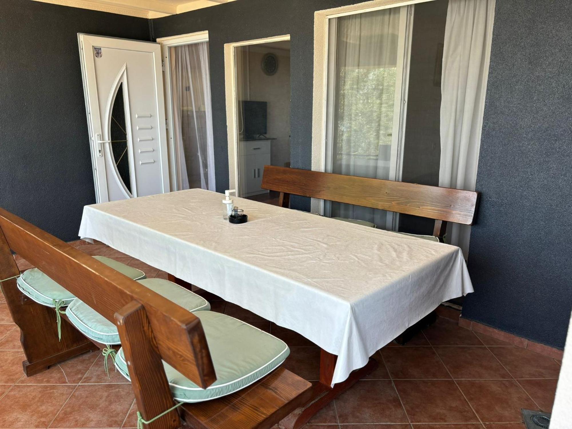 Apartmani Bosnjak Starigrad Paklenica Phòng bức ảnh